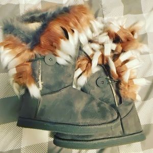 ‼️SOLD ‼️Winter boots with tassels